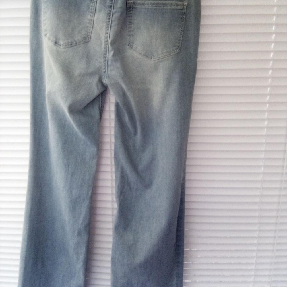 Jeans - Picture 2 of 5